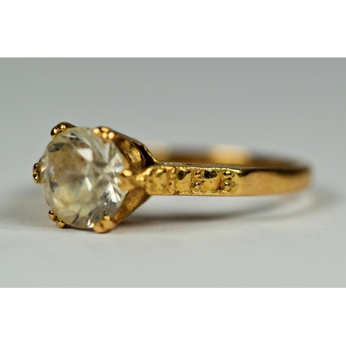 419 - 18ct Yellow Gold Clear Gemstone set ring.  Small  Finger size I-5 to J    2.5g