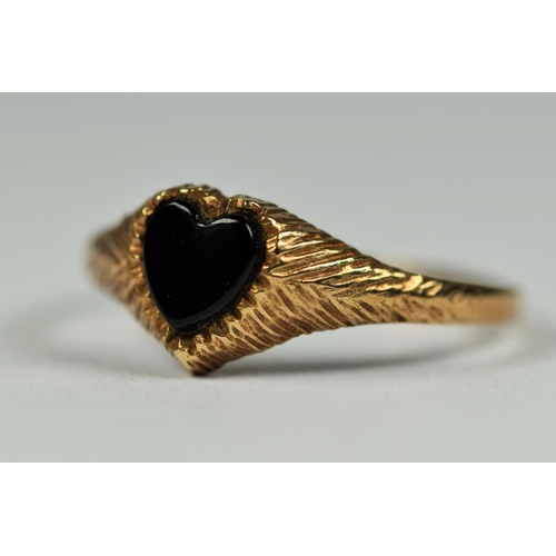 432 - 9ct Yellow Gold Stone set Heart shaped ring. Small finger size K  0.8g