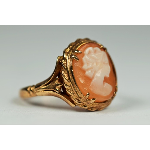 458 - 9ct Yellow Gold Cameo set ring.   Finger size N   3.5g