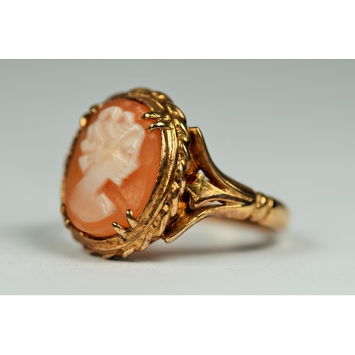 458 - 9ct Yellow Gold Cameo set ring.   Finger size N   3.5g