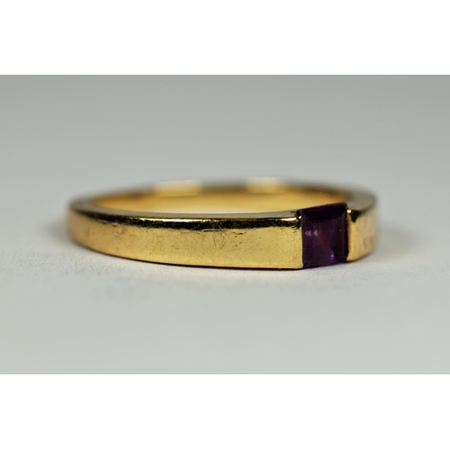 469 - 9ct Yellow Gold Amethyst set ring.  Finger size O-5    3.3g