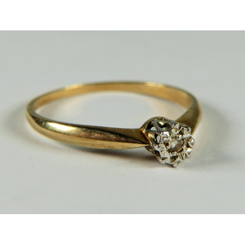 546 - 9ct  Yellow Gold Diamond Solitaire ring . Diamond set in Platinum Illusion mount.   Finger size     ... 