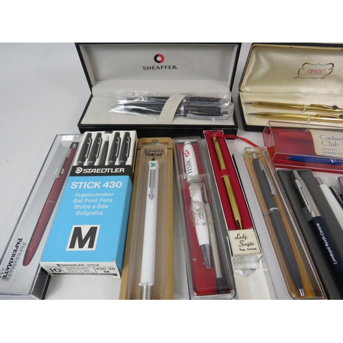 600 - Selection of pens by Shaffer, Cross, Papermate & Parker etc.