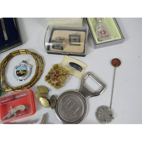 610 - Mixed collectables lot to include cufflinks, tie pins, hip flask, mini cap gun etc