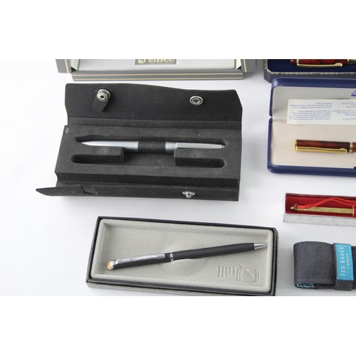 208 - 12 x Assorted Vintage BOXED WRITING INSTRUMENTS Inc. Fountains, Ballpoints Etc     567492