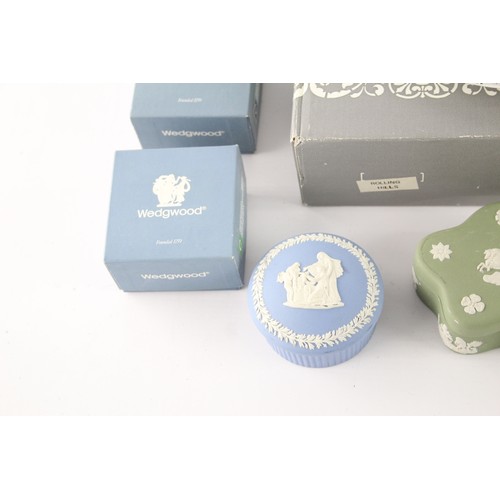 209 - 10 x Vintage WEDGWOOD Ornaments Inc Green Jasperware, Boxed Porcelain Plate Etc     627446