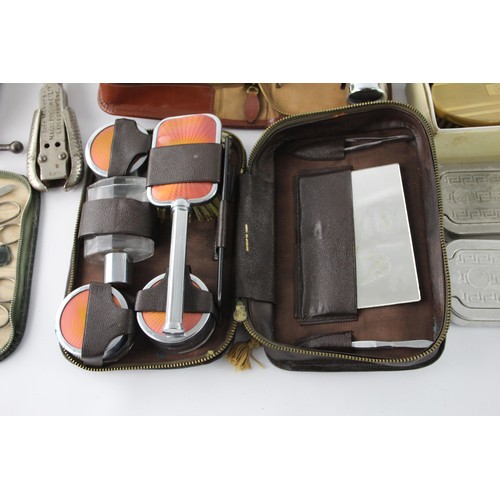 215 - 22 x Assorted Vintage GENTLEMEN'S GROOMING Items Inc Travel Set, Brush Etc     654260