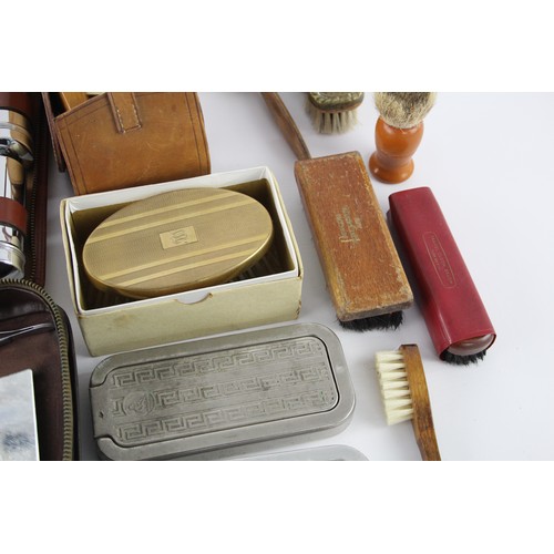 215 - 22 x Assorted Vintage GENTLEMEN'S GROOMING Items Inc Travel Set, Brush Etc     654260