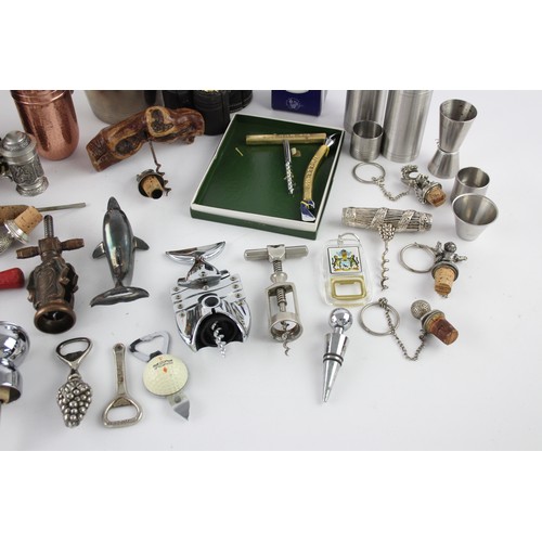 224 - Job Lot Assorted Vintage BREWERIANA Inc Cork Screw, Bottle Opener, Cocktail Shak     694091