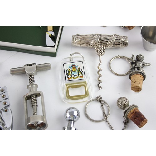 224 - Job Lot Assorted Vintage BREWERIANA Inc Cork Screw, Bottle Opener, Cocktail Shak     694091