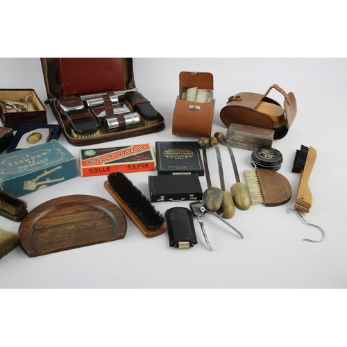 232 - Job Lot Assorted Vintage GENTLEMENS GROOMING Inc Shaving Set, Brush, Razor     698604