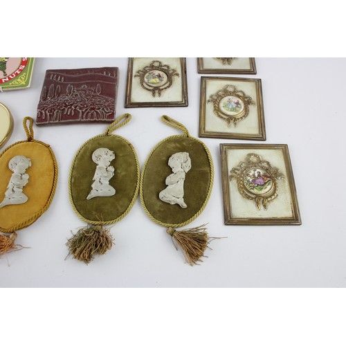 236 - 12 x Assorted Vintage WALL HANGINGS Inc Porcelain, Huntley & Palmerss Etc    627535