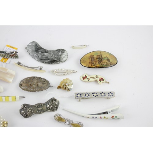 240 - 25 x Assorted Vintage LADIES VANITY Hair Accessories Inc Gemstone, Plastic Etc     654390