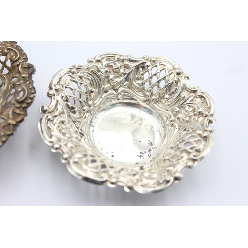 257 - 2 x Antique / Vintage .925 STERLING SILVER Bon Bon Dishes Inc Chester (40g)     694185