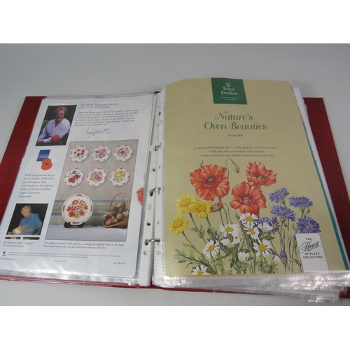 690 - Folder containing a large quantity of poppy related postcards, cards and bookmarks etc.