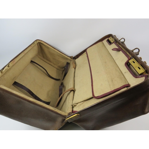 770 - Antique Large leather luggage bag.