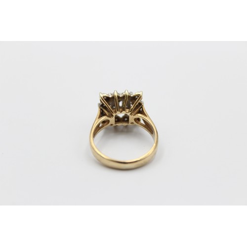 377 - 9ct gold diamond dress square shape cluster ring (4.6g)     788866 Finger Size 'M'