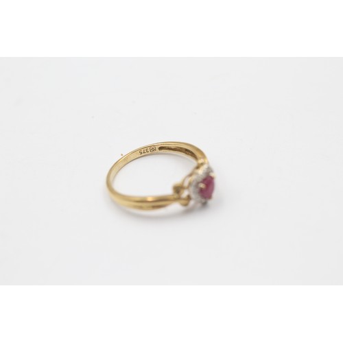 379 - 9ct gold diamond & ruby heart ring (1.5g)     788839
Finger Size 'K'