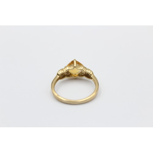 386 - 9ct gold diamond & citrine dress ring (2.5g)     788764
Finger Size 'N'