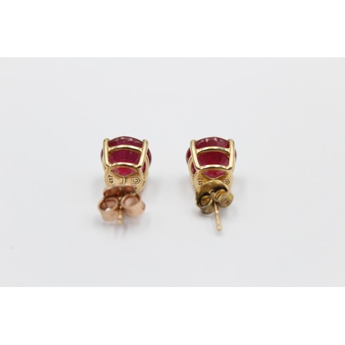 387 - 10ct gold ruby stud earrings (3.1g)     788743