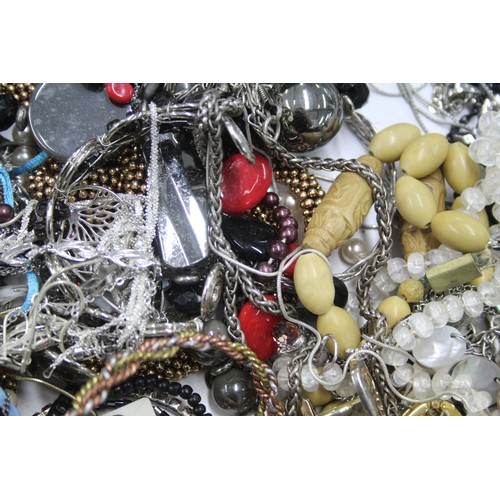 413 - 10kg UNSORTED COSTUME JEWELLERY inc. Bangles, Necklaces, Rings, Earrings     515630