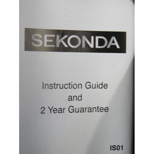 283A - Sekonda Chronograph (50 meter)
Rubberised strap, Day/Date window, Original Box & Papers. see photos