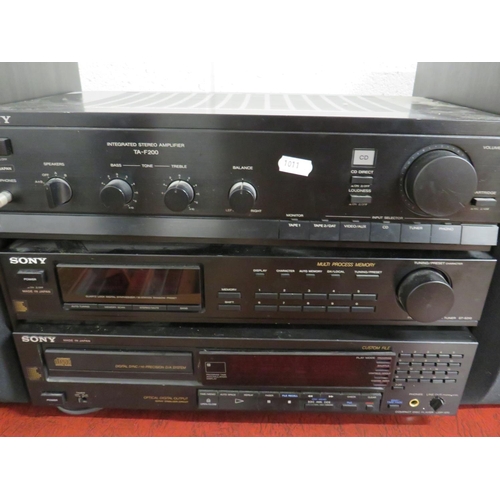 1011 - Sony Intergrated stereo ampliefier TA-F2300 plus a Sony Multi process memory, one other plus pair of... 