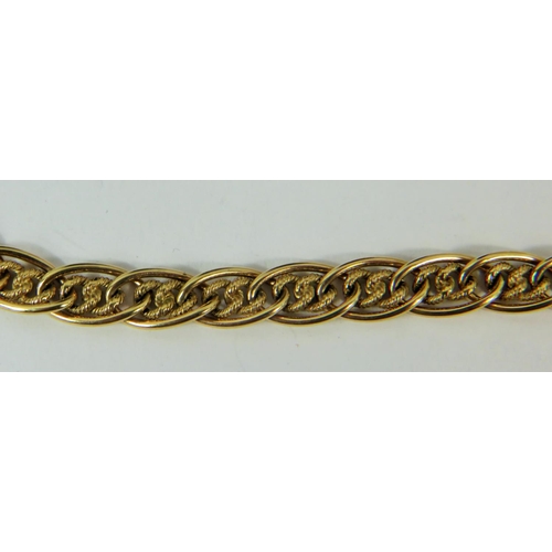 319A - Lovely 9ct Yellow Gold Double link neck chain measuring 16 inches long with lobster claw catch.  31.... 