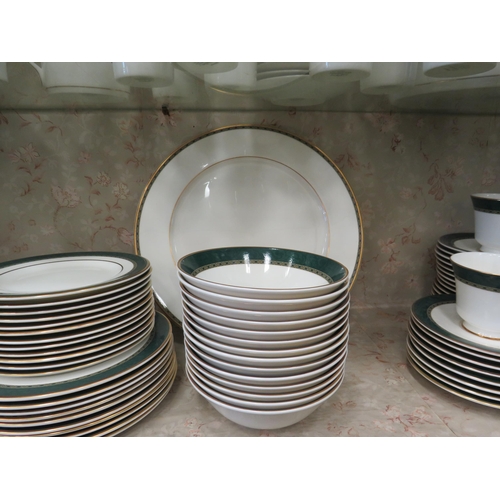 290 - Approx 130 pieces of Marks and Spencers dinner set in the Pemberton pattern.