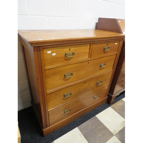 625 - Nicely Coloured chest of drawers with brass handles. H:40 x W:41 x D:20 Inches. See photos. S2