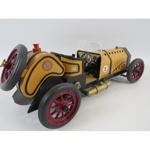 6 - Mamod Steam powered model of a 1929 Buick Baquet. Comes with custom made wooden plinth. Measures 7 x... 