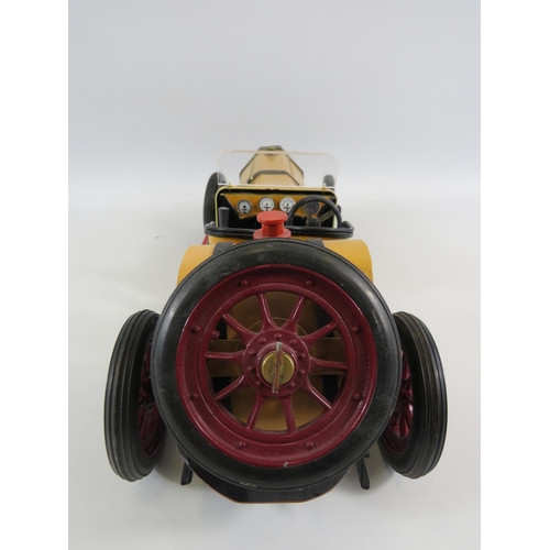 6 - Mamod Steam powered model of a 1929 Buick Baquet. Comes with custom made wooden plinth. Measures 7 x... 