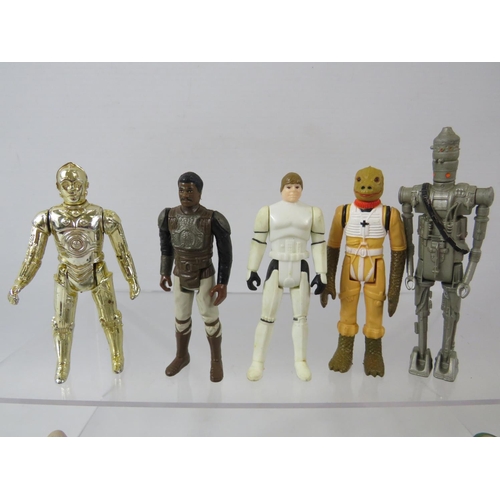 160 - 12 Unboxed Star Wars Figurues. Unknown maker.  See photos.