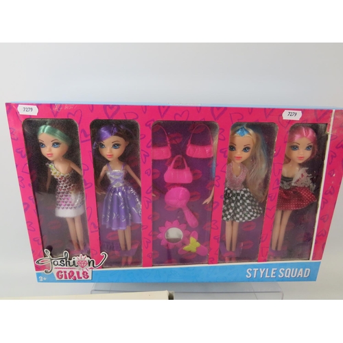 161 - Boxed and unused 'Fashion Girls Style Squad' play set together with two boxed and unused Die cast mo... 