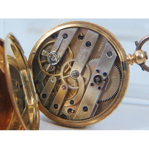 189 - Victorian era ladies pocket watch with original velvet lined case. Comes with key, 18ct Yellow gold ... 