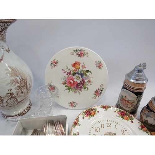 1404 - Mixed lot to include Royal albert old country roses clock, Kings pattern cutlery etc.