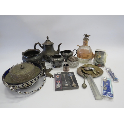 1405 - Mixed lot of Pewter, silver plated and glass items.