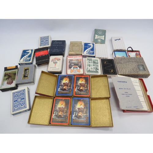 1419 - Selection of vintage playing cards and Top Trumps cards.