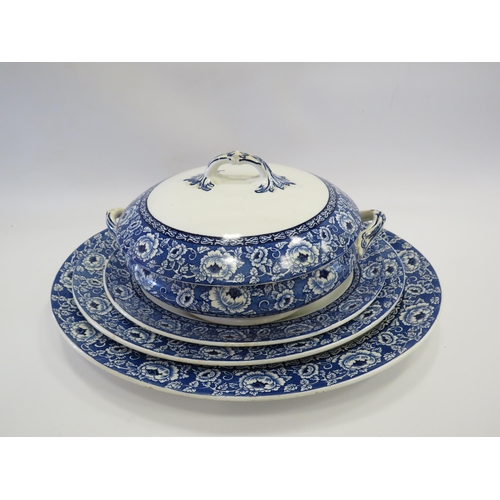 1425 - Vintage blue and white tureen and 3 graduated oval serving plates.