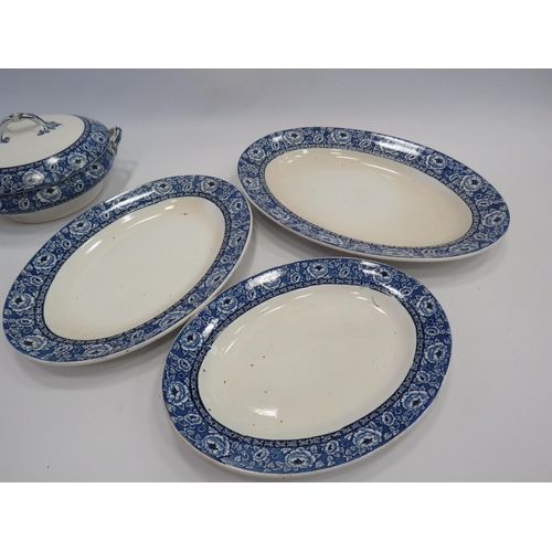 1425 - Vintage blue and white tureen and 3 graduated oval serving plates.