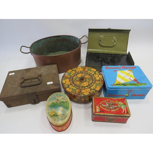 1427 - Large twin handle copper pan, a Bernz o matic cash box and a selection of vintage tins.