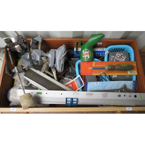 1651 - Large tray of Garage Clearance tools. See photos.