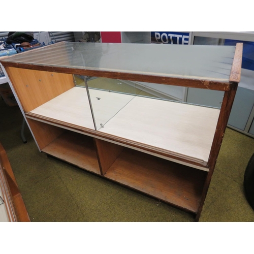 1658 - Early/Mid 20th Century Shop display cabinet .