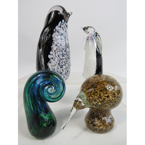 25 - 3 Art glass animal paper weights plus one other, Schroder and Venus New Zealand.