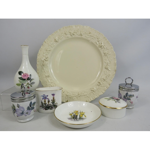 270 - Mixed china lot to include Royal Worcester Egg coddlers, wedgwood etc.