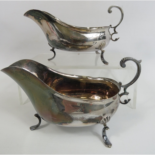 282 - 2 Sheffield sterling silver 1903 Fenton bros gravy boats, total weight 329.4 grams.
