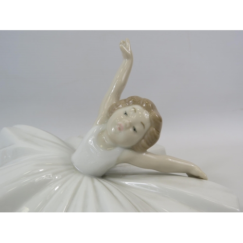 24 - 2 Nao Lladro figurines of Ballet dancers the tallest measures approx 5.5