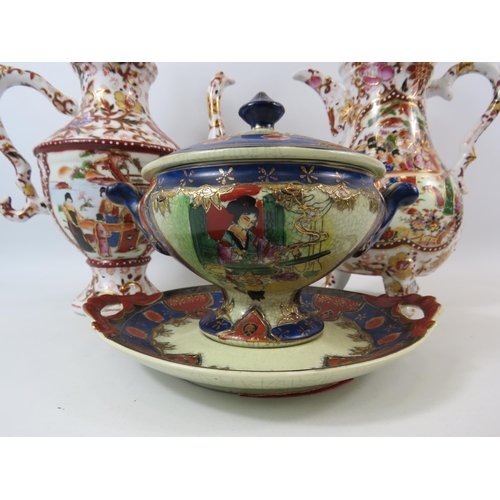 32 - Selection of Oriental ceramics including a teapot, water pot and a lidded Satsuma dish.