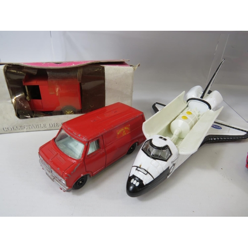 1605 - Mixed lot of Die Cast metal cars, Three by Dinky, Oxford and unboxed playworn Corgi models. See phot... 