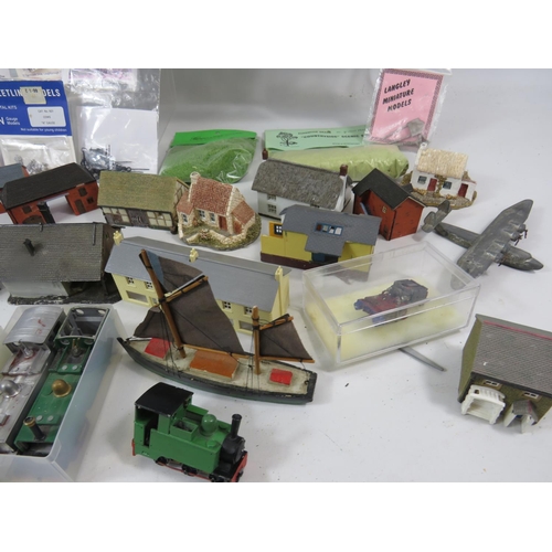 1738 - Selection of Packeted and unused Trackside accessories for 'O'  'N' & OO Gauge.  See photos.